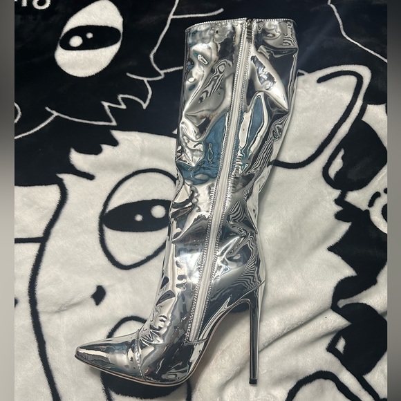 Silver tall boots - Picture 4 of 5